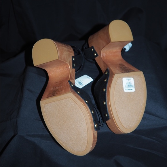 Shoes - Picture 5 of 7